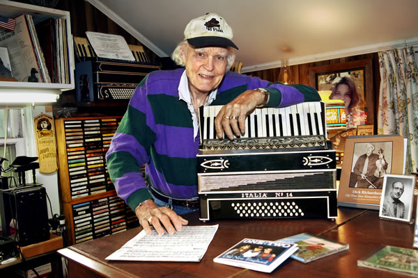 http://arts.gov/sites/default/files/gallery/2013/2002BobMcQuillen.jpg