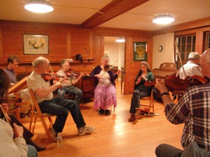 http://www.nhcountrydance.com/music/fiddle-tunes_abc_waltzes_files/DSC09030.jpg